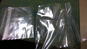 左為一般pp書套，右為尼彩pp書套